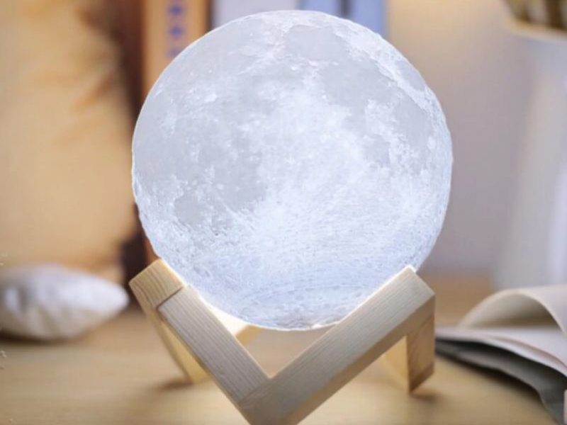 Сенсорный светильник Луна на аккумуляторе M 10 см
